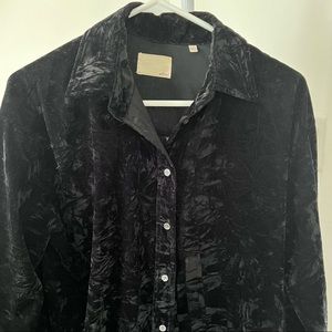 Aritzia Wilfred black button down top